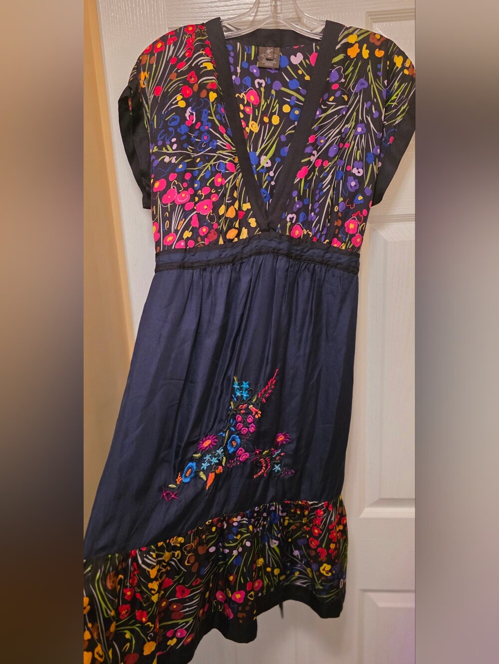 Women's Navy Floral Print V-Neck Dress